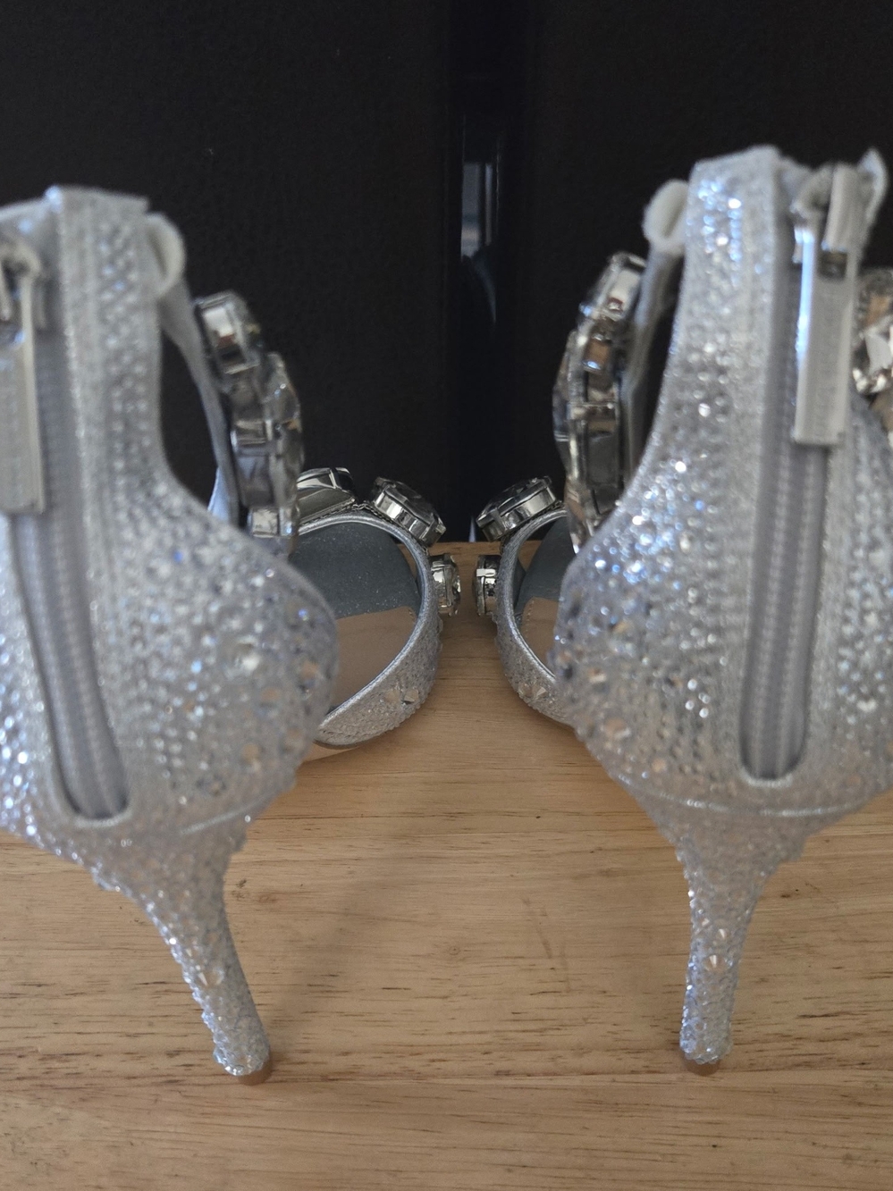 Gianni Bini Oaklynn Rhinestone Jeweled Ankle Cuff Dress Sandals  Size  9.5 - Picture 6 of 10